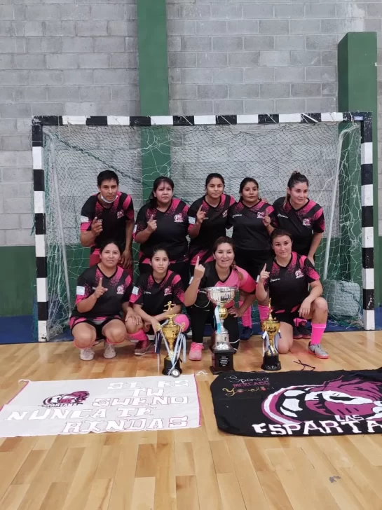 Armelinda Rojas: Espartanas campeonas de la “E” y Defensores de Mar del Plata en la “C”