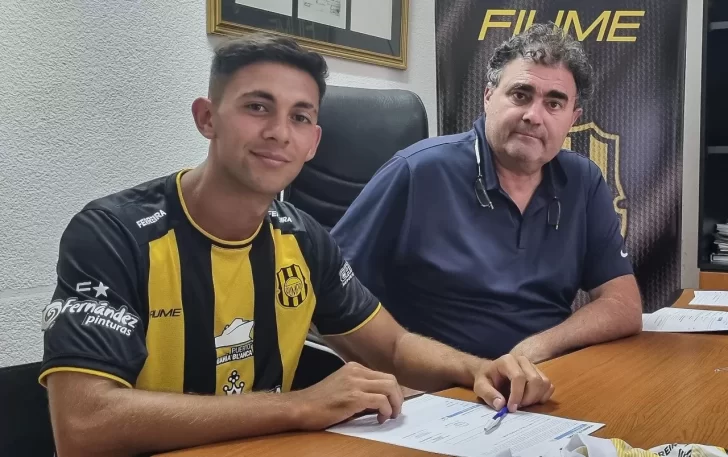 El futbolista Gianfranco Rossi, de Río Gallegos, firmó contrato con Olimpo