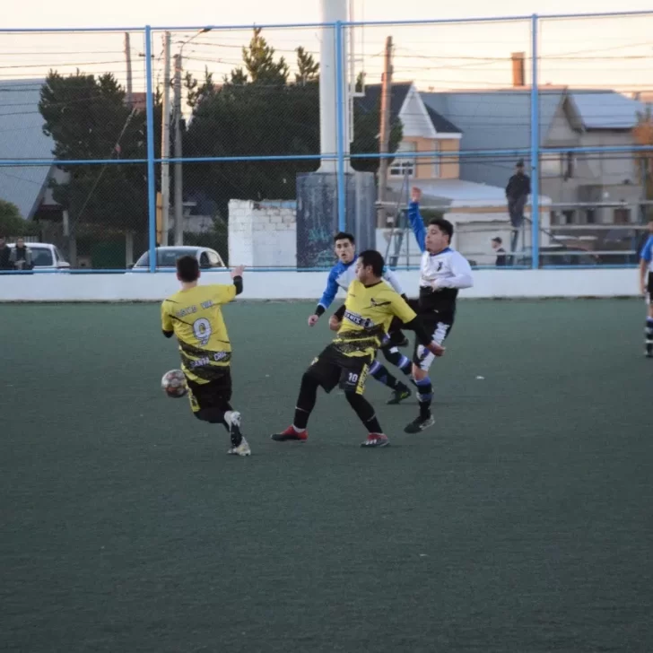 Sábado de sorpresas en la 16° fecha de la Primera “A” del Fútbol de los Barrios Sábado de sorpresas en la 16° fecha de la Primera “A” del Fútbol de los Barrios