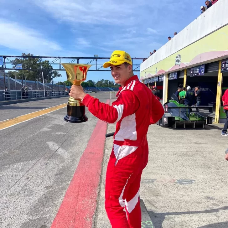 Ayrton Gardoqui, el piloto sensación de la GT2000: “Cuando dejé de jugar al fútbol, papá me propuso probar” Ayrton Gardoqui, el piloto sensación de la GT2000: “Cuando dejé de jugar al fútbol, papá me propuso probar”