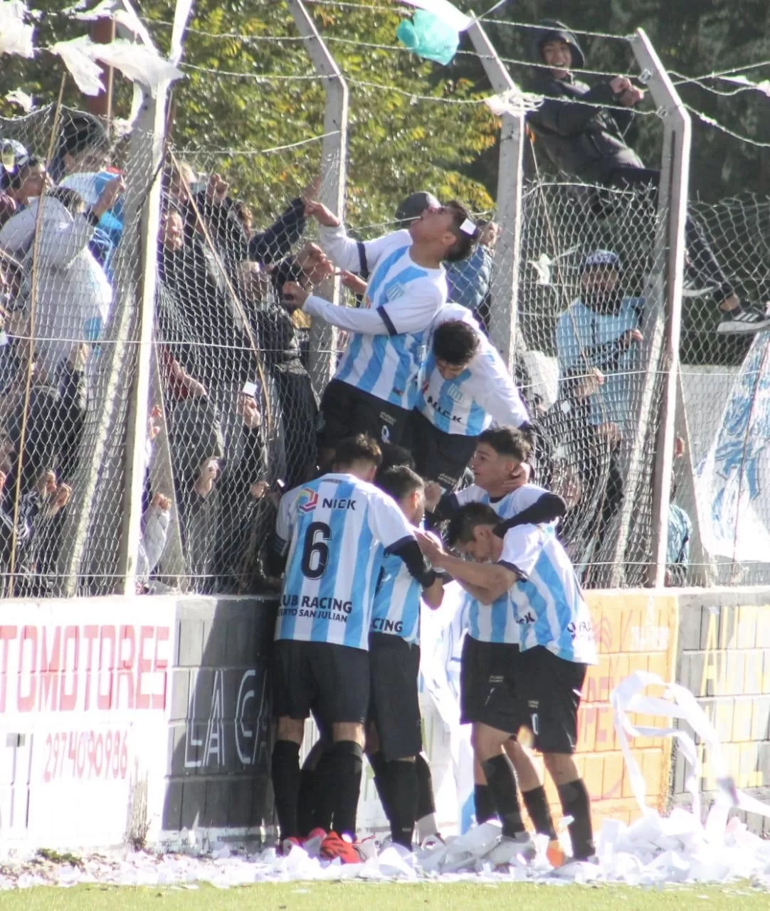 Liga Centro: el clásico de Puerto San Julián fue para Racing y hubo banderas al revés en Independiente Liga Centro: el clásico de Puerto San Julián fue para Racing y hubo banderas al revés en Independiente