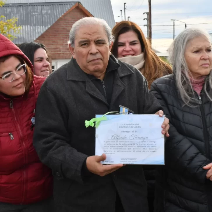 Crónica del emotivo homenaje al sobreviviente del Crucero General Belgrano