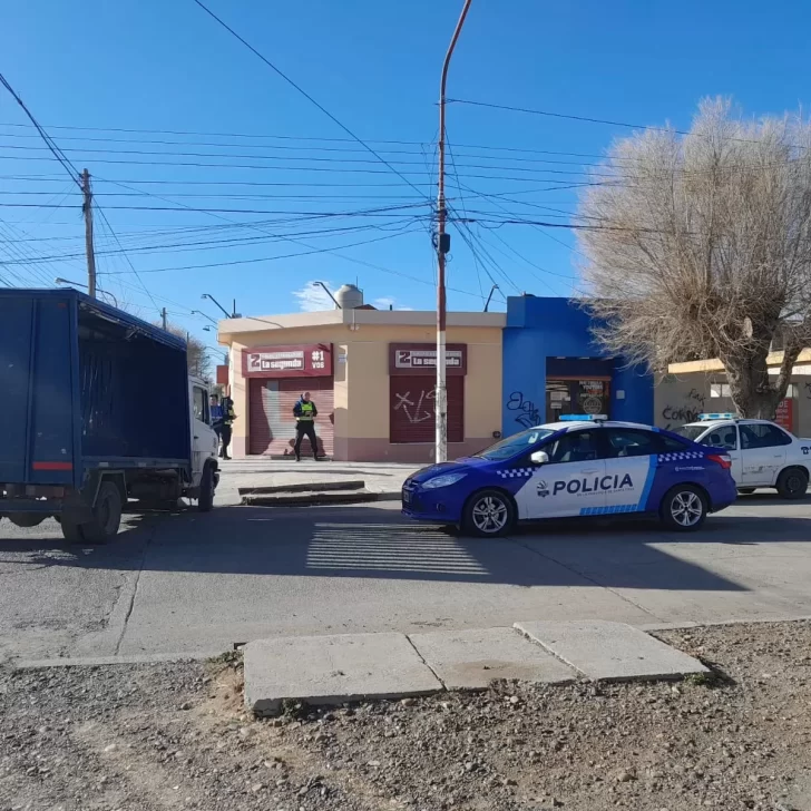 “Se voló todo”: temporal con ráfagas que superaron los 120 km por hora en la zona norte de Santa Cruz