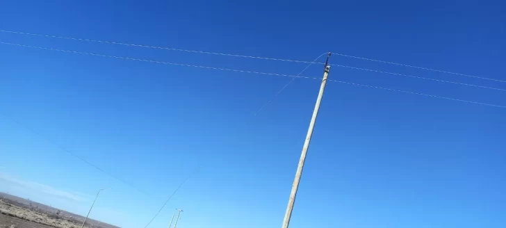 Las consecuencias del fuerte temporal de viento en Las Heras: caída de postes y cortes de luz
