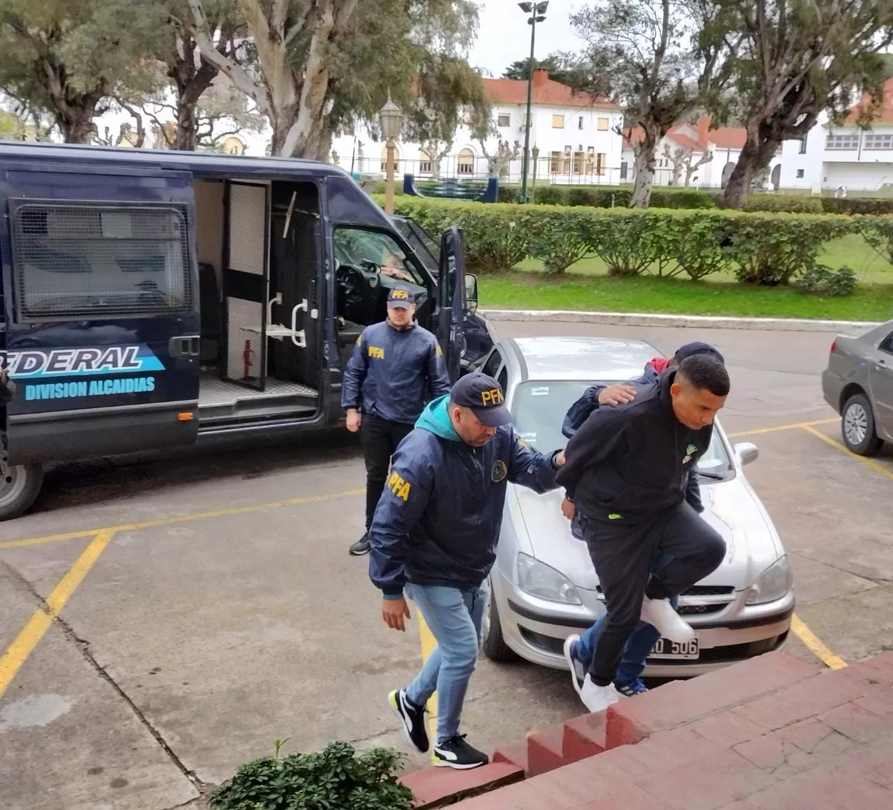 La Policía Federal detuvo a un colombiano condenado por venta de droga y tenencia de armas: será deportado