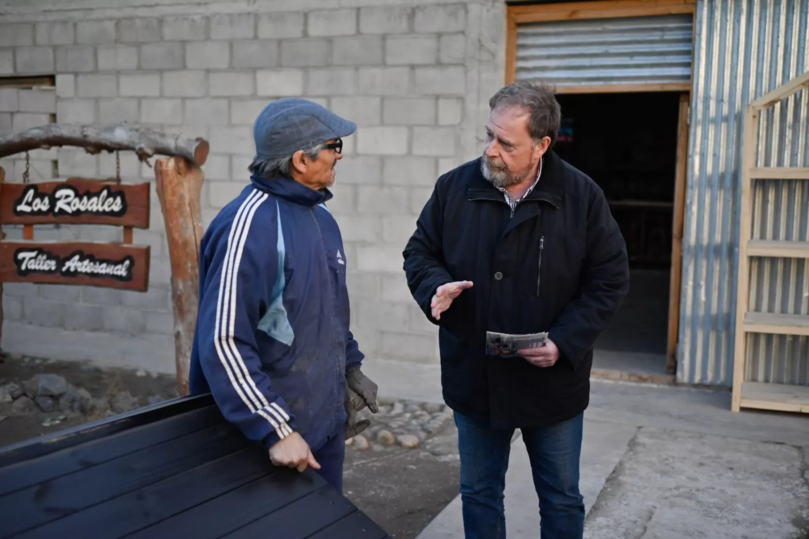 En recorrida por comercios, Guillermo Polke conoció la historia de superación de un vecino emprendedor