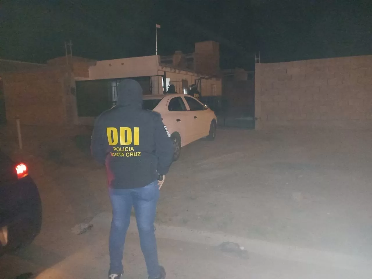 Pico Truncado: interceptó con su auto y amenazó con un arma a la pareja de su familiar