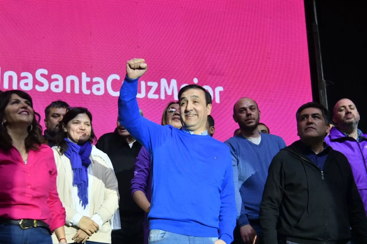 Pablo Grasso cierra su campaña para gobernador con un multitudinario acto en el Boxing