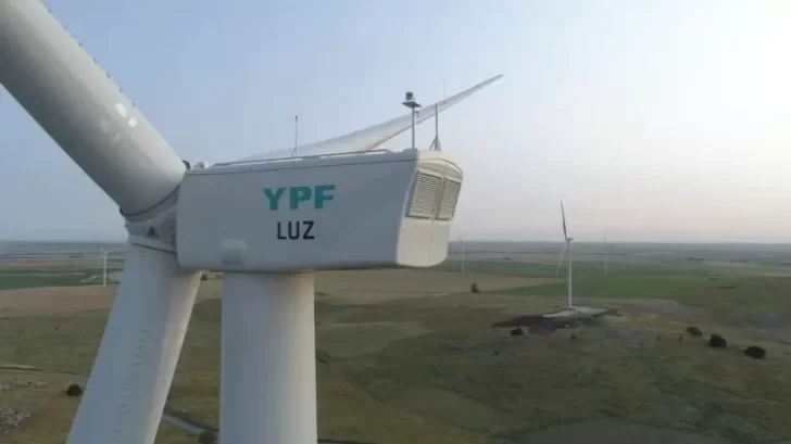 YPF Luz comprará las acciones de la central Dock Sud a Enel
