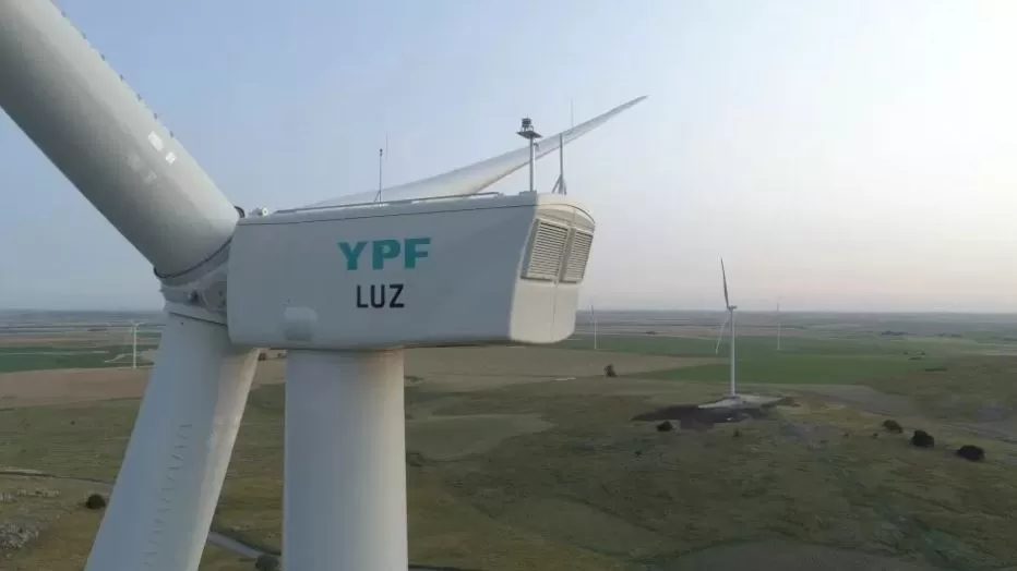 YPF Luz comprará las acciones de la central Dock Sud a Enel