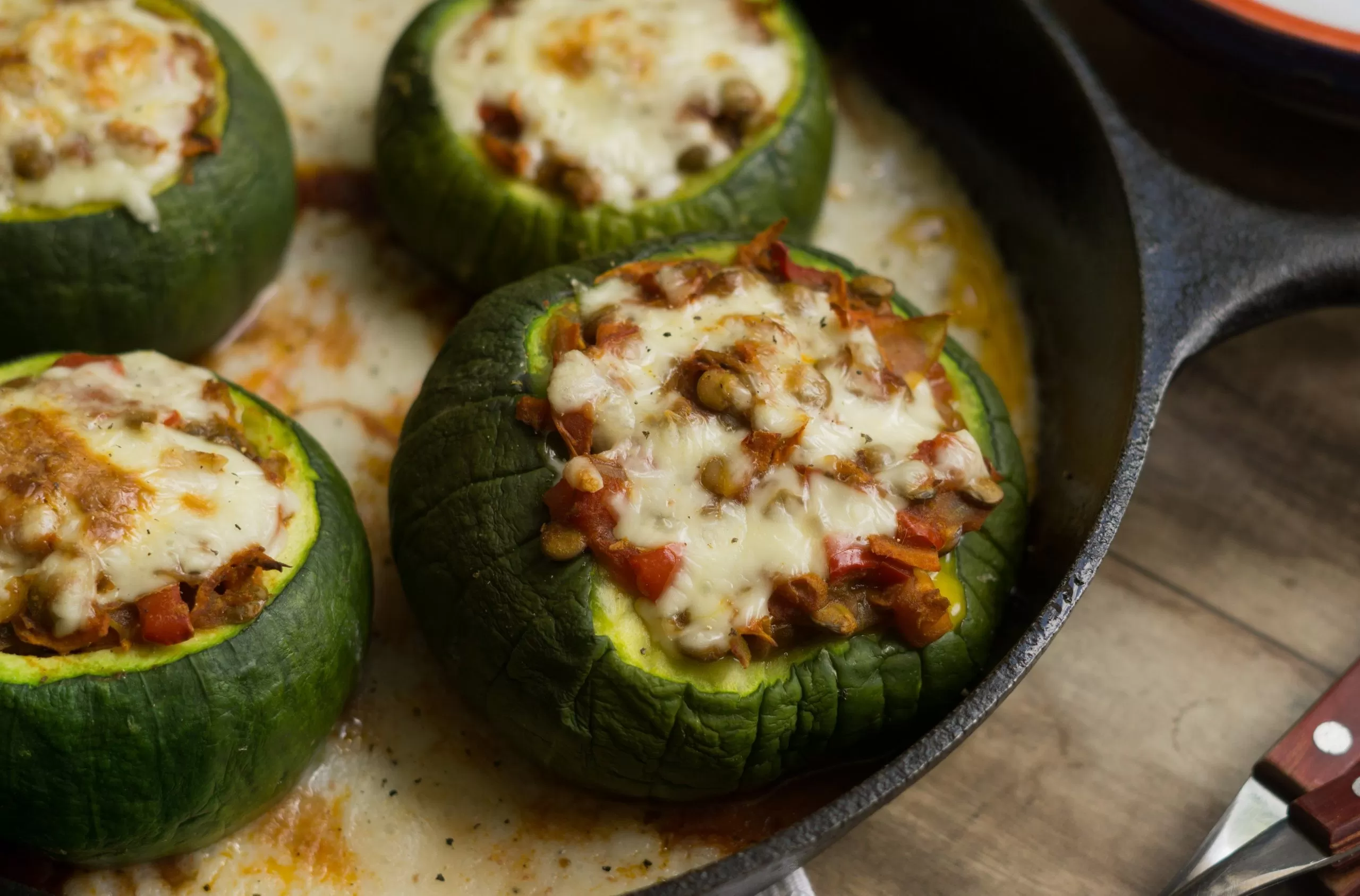 Zapallitos rellenos con carne picada, una receta sabrosa y saludable que se adapta al presupuesto