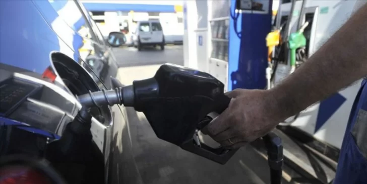 YPF se suma a los aumentos y registró una alza del 3% en sus combustibles
