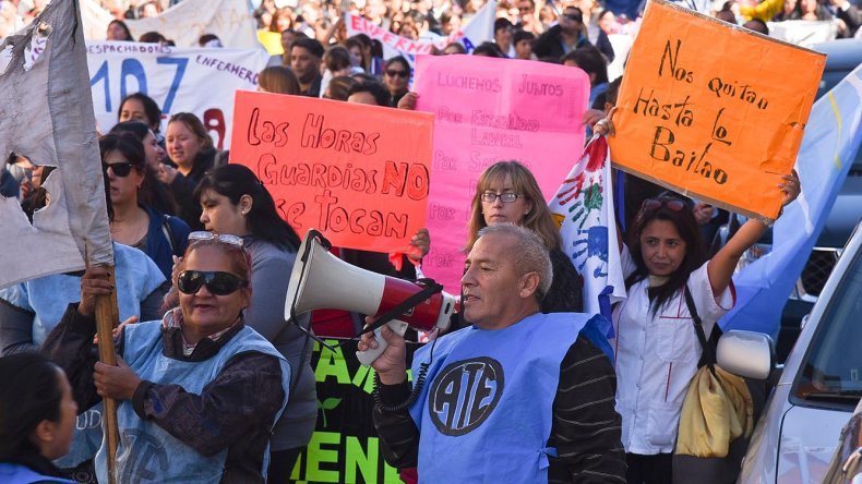 En Comodoro también le pidieron explicaciones a Linares