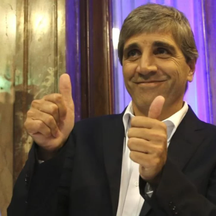 Caputo vendió sus Lebac y compró dólares antes de la devaluación