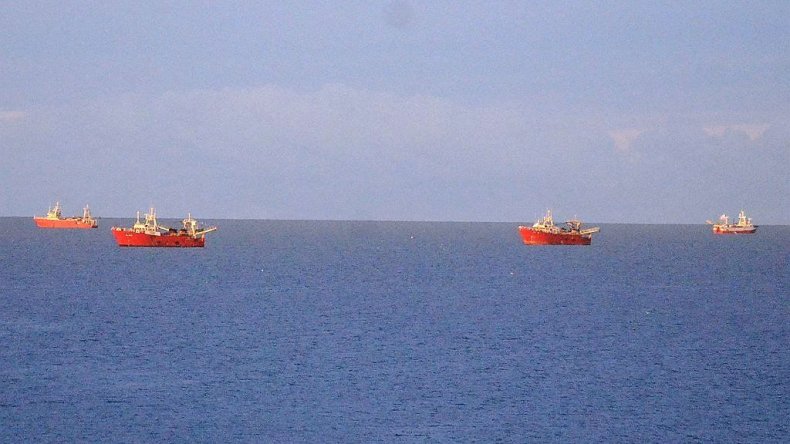 Una veintena de pesqueros debieron resguardarse de un fuerte temporal Una veintena de pesqueros debieron resguardarse de un fuerte temporal