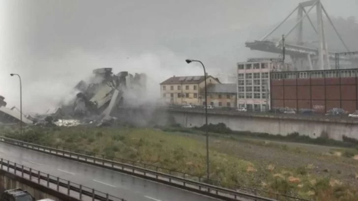 Tragedia en Italia: se cayó un puente de 90 metros 