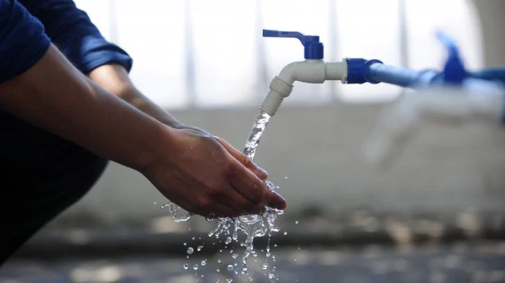 Desde Servicios Públicos explicaron a qué se debe la baja presión de agua