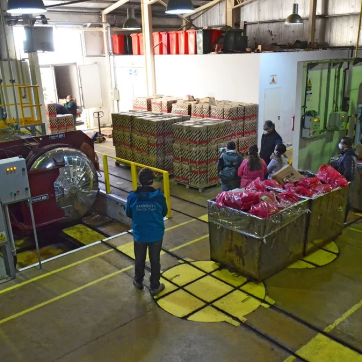 Santa Cruz genera 25 toneladas de residuos patológicos por mes Santa Cruz genera 25 toneladas de residuos patológicos por mes