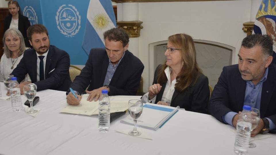 “Argentina Hace” se readecúa en medio de la cuarentena y busca activar el trabajo “Argentina Hace” se readecúa en medio de la cuarentena y busca activar el trabajo