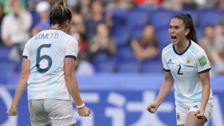 Los clubes deberán garantizar 14 semanas de remuneración a jugadoras embarazadas