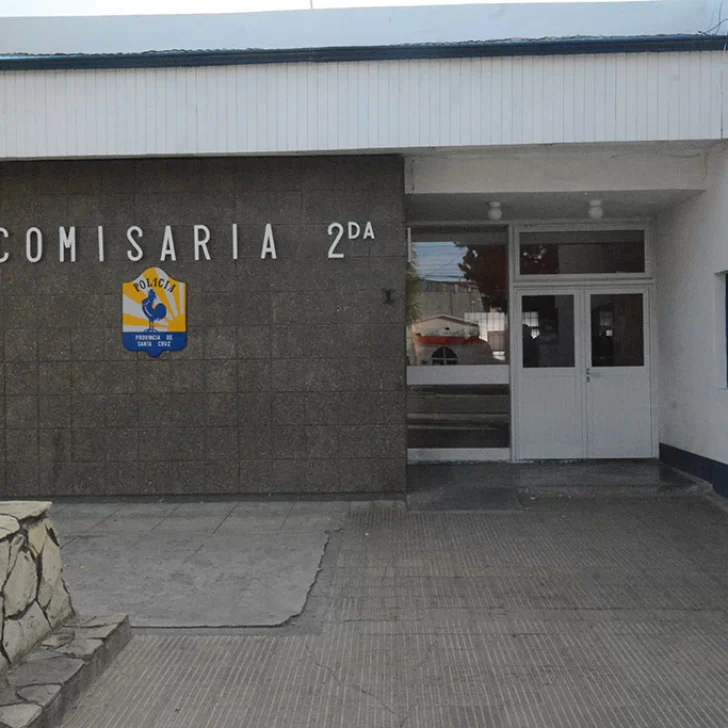 Le arrebataron la cartera  con unos 15 mil pesos