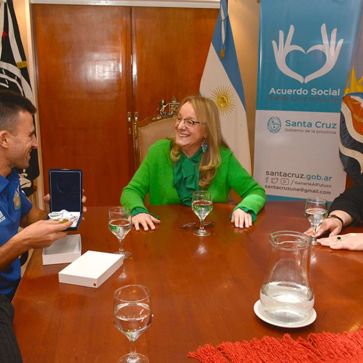 Alicia recibió al futbolista David Peralta Alicia recibió al futbolista David Peralta