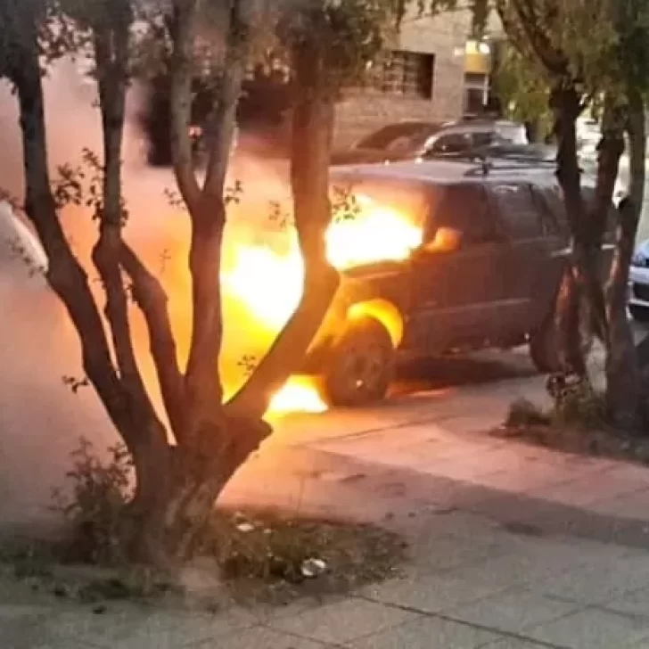 Dos vehículos se incendiaron en cuestión de horas