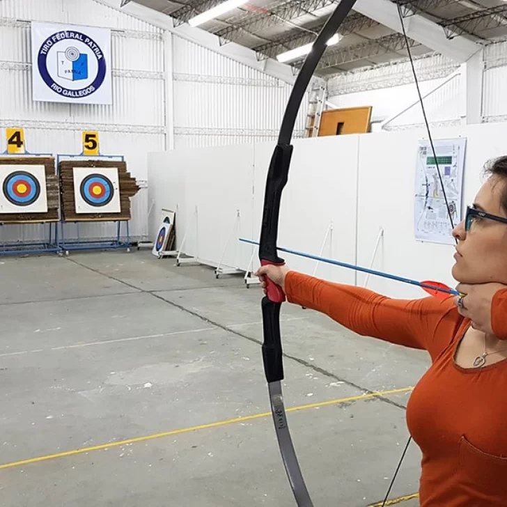 Competencia con arco y flecha Competencia con arco y flecha