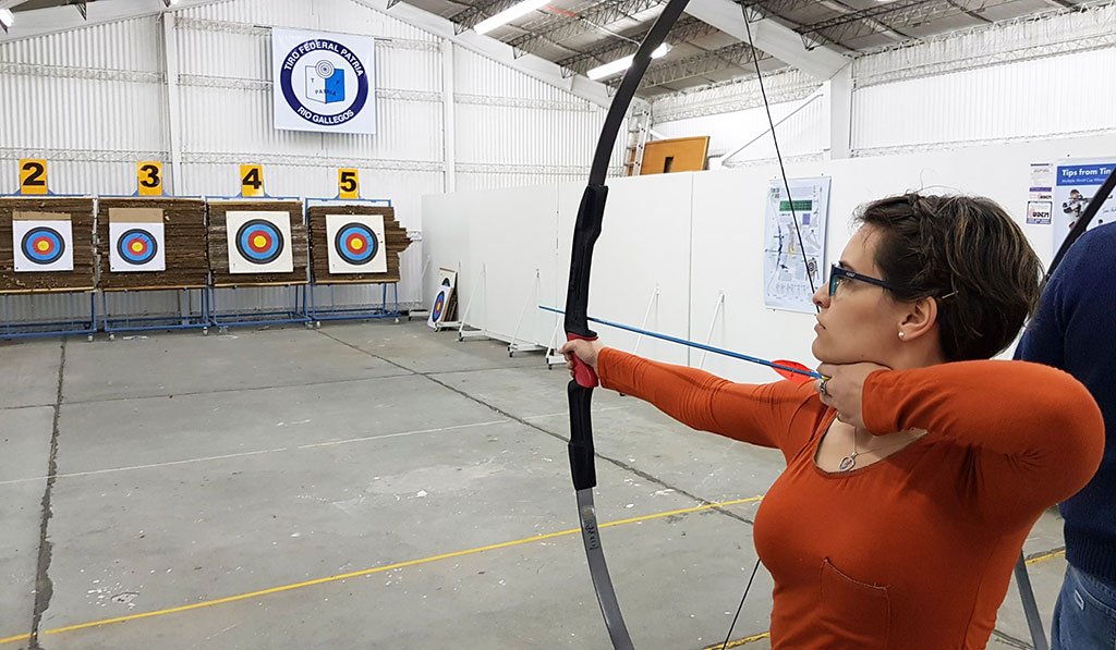 Competencia con arco y flecha Competencia con arco y flecha