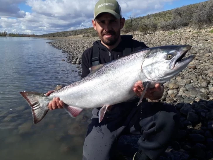 Cómo atrapar y preparar un buen plato de salmón Chinook