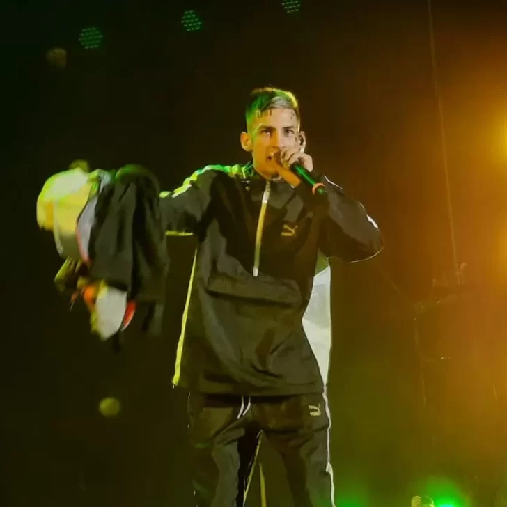 L-Gante recordó sus inicios en su show de Río Gallegos: “Me grababa con la netbook del Gobierno” L-Gante recordó sus inicios en su show de Río Gallegos: “Me grababa con la netbook del Gobierno”