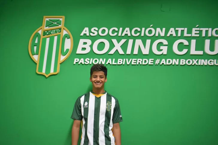 Luciano Arias lleva sus  goles a La Paternal