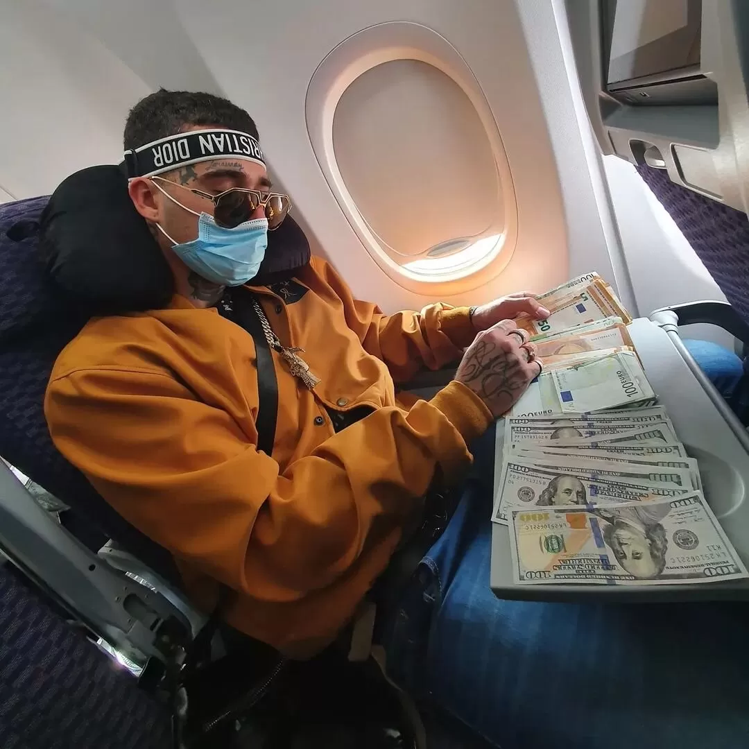 Disturbios, amenazas y peleas en Aeroparque por la llegada del trapero Zaramay