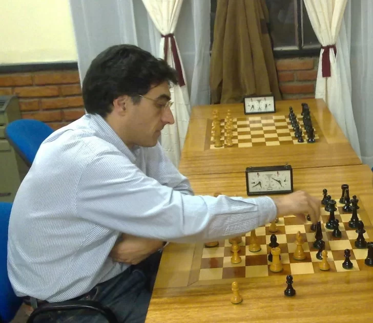 Sergio Macagno, el Master FIDE de Río Gallegos se “prende” en la competencia simultánea de la UNPA – UARG