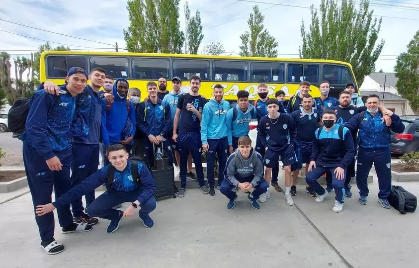 Todo ruta: Hispano viajó hacia Buenos Aires donde enfrentará a Argentino de Junín el próximo lunes Todo ruta: Hispano viajó hacia Buenos Aires donde enfrentará a Argentino de Junín el próximo lunes