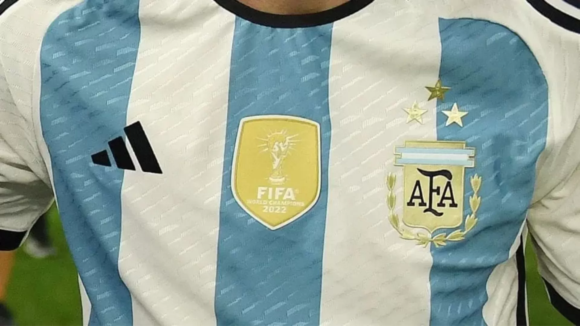 El lunes se lanzará la camiseta de la Selección campeona con las 3 estrellas: cuánto saldrá y dónde conseguirla El lunes se lanzará la camiseta de la Selección campeona con las 3 estrellas: cuánto saldrá y dónde conseguirla