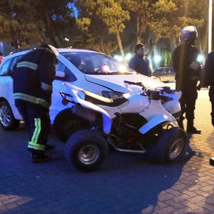 Un herido en choque entre remis y cuatriciclo Un herido en choque entre remis y cuatriciclo