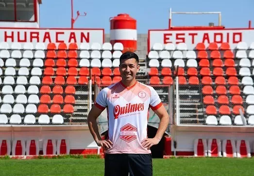 José Chacón, futbolista de Huracán de Comodoro, habló tras su doble fractura: “Rescato que no me tengo que operar”