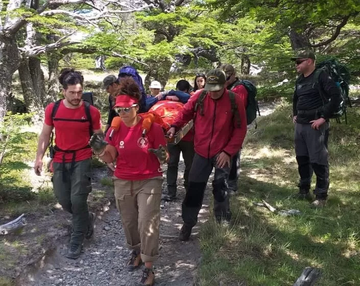 Video. Rescataron a un hombre de 68 años a 10 kilómetros de El Chaltén