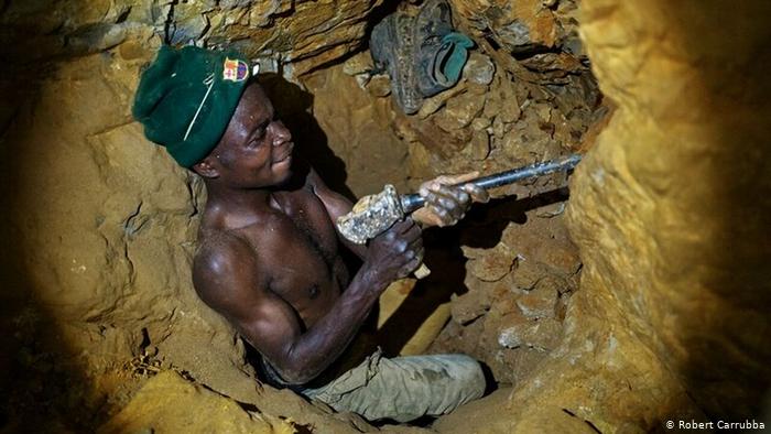 Se derrumbó una mina y murieron 50 personas en el Congo