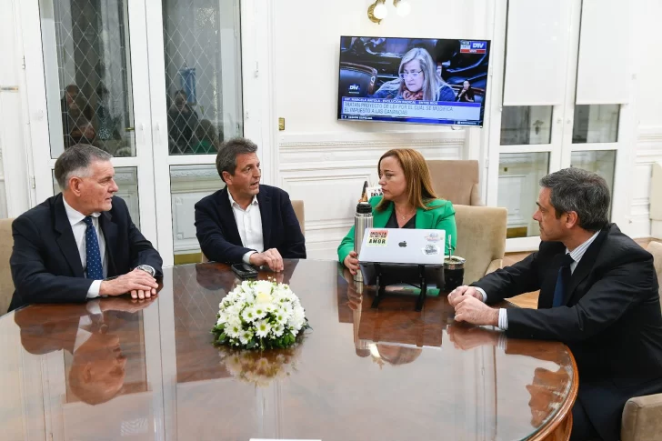 Massa aguarda en Diputados la votación del proyecto de Impuesto a las Ganancias