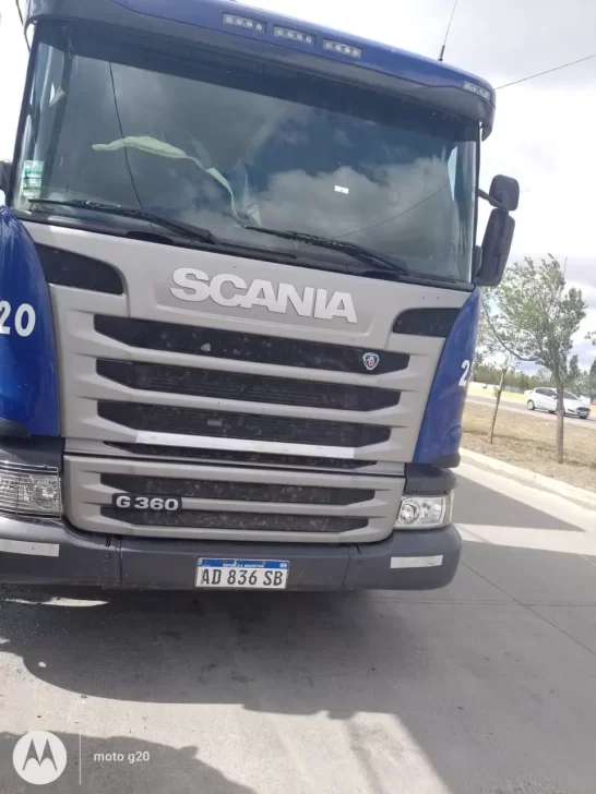 Encontraron a un transportista muerto dentro de su camión