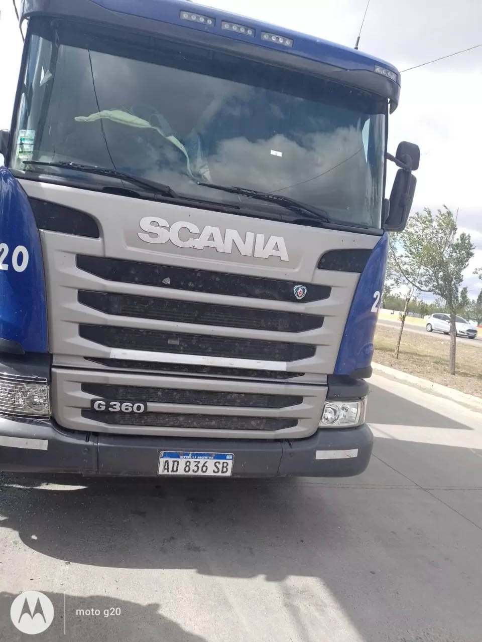 Encontraron a un transportista muerto dentro de su camión