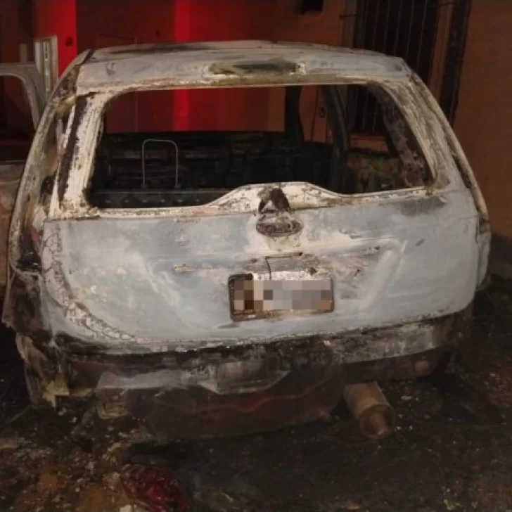 ¿Pirómano suelto?: prendieron fuego otro auto en Puerto Madryn