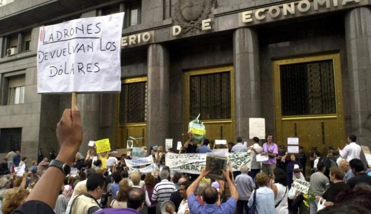 ¿Qué fue y por qué se produjo el corralito en Argentina hace 16 años?