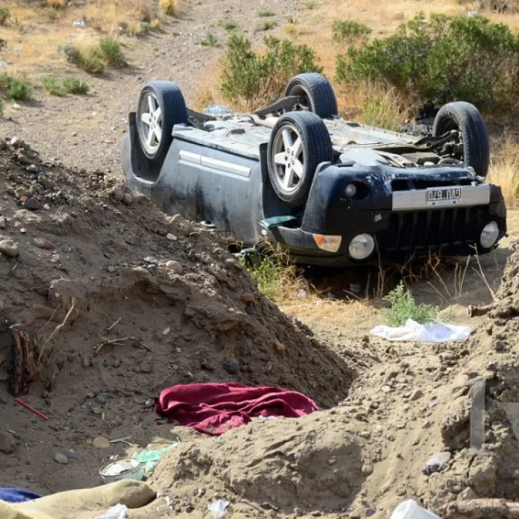 Jeep Cherokee se quedó sin frenos y volcó