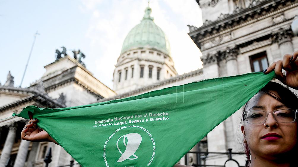 Intelectuales, políticos y periodistas exponen sobre la despenalización del aborto