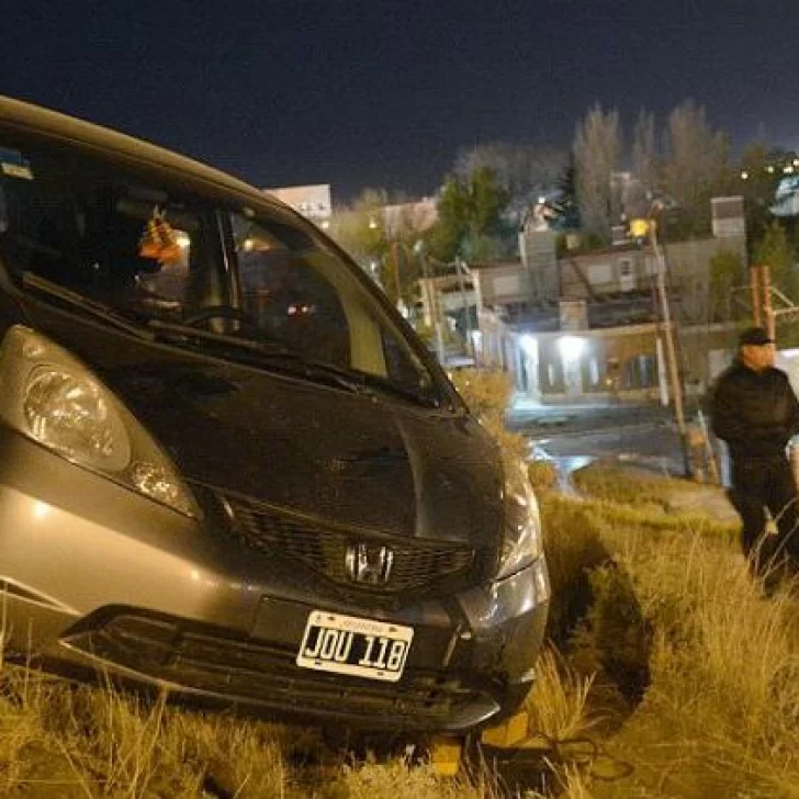 Se despistó y cayó por un barranco Se despistó y cayó por un barranco