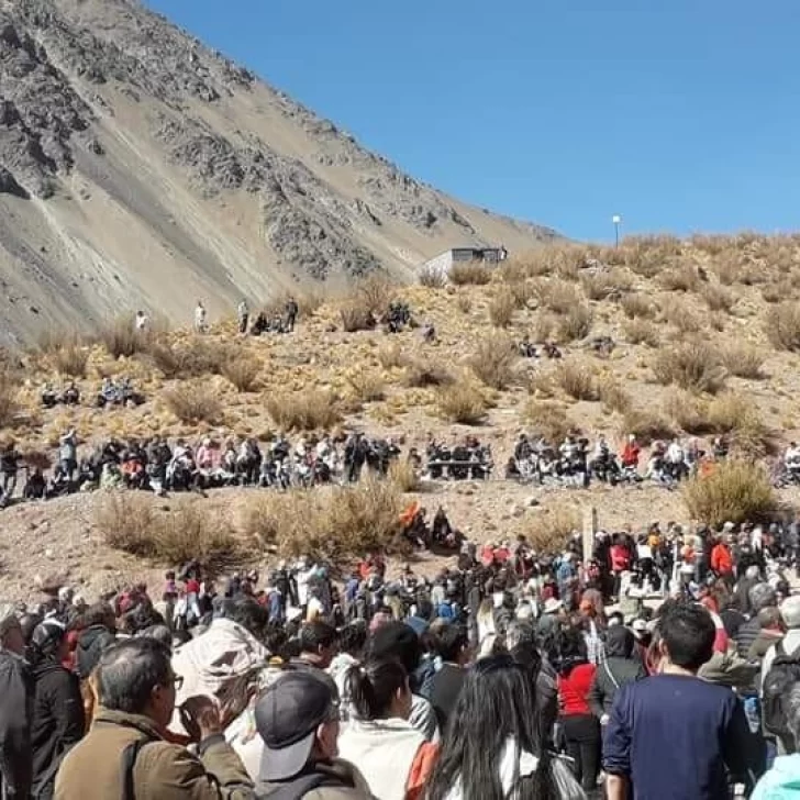 Unas 2.500 personas se reunieron en la Cordillera para recordar la primera arenga de Silo Unas 2.500 personas se reunieron en la Cordillera para recordar la primera arenga de Silo