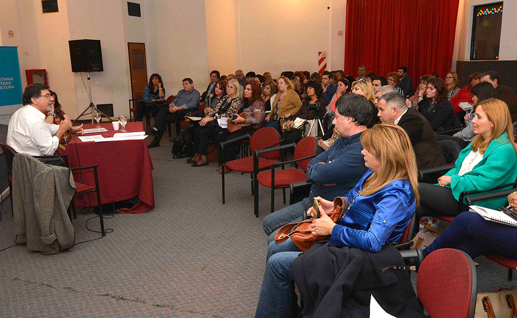 Sileoni brindó charla para el equipo de conducción del CPE